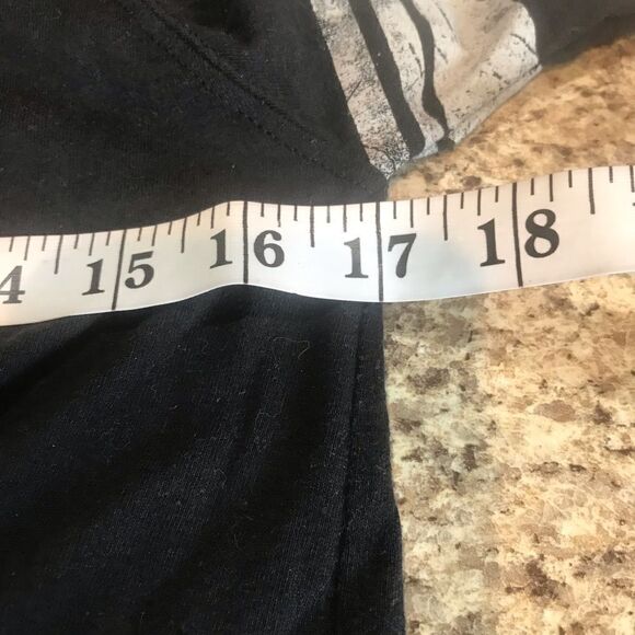 Champion Black and Gray Short Sleeve Top Women's Medium - Picture 2 of 9